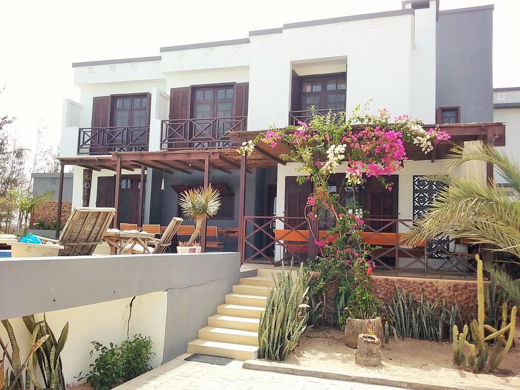 Maison D'Hotes Niokobokk Ndiebene Buitenkant foto