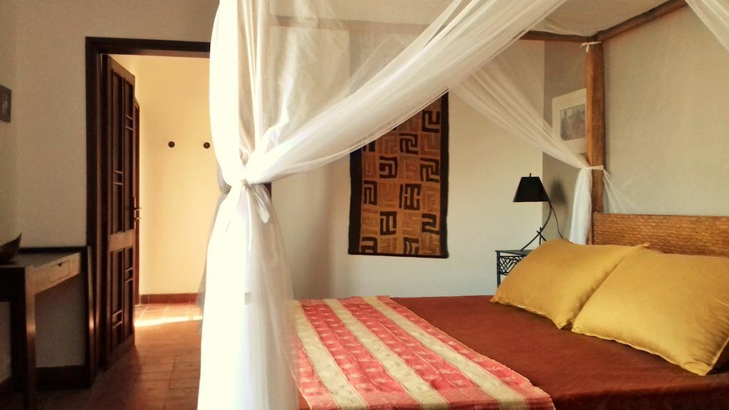 Maison D'Hotes Niokobokk Ndiebene Buitenkant foto