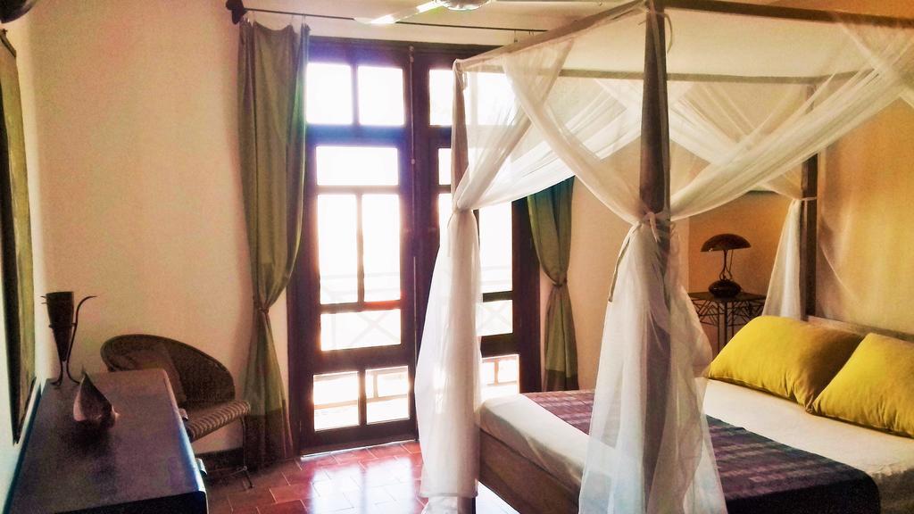 Maison D'Hotes Niokobokk Ndiebene Buitenkant foto